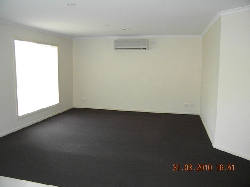 61 The Parkway, Pakenham VIC 3810