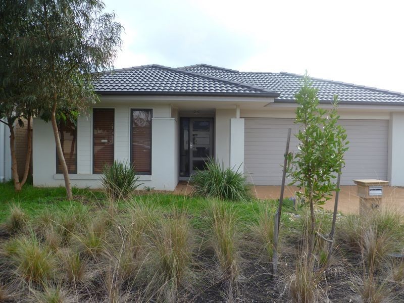 20/2 Barton Drive, Sandhurst VIC 3977