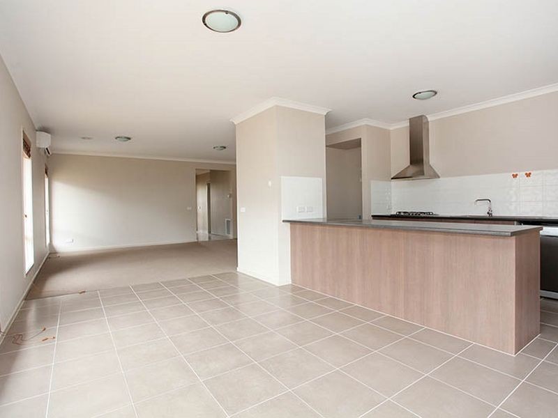 20/2 Barton Drive, Sandhurst VIC 3977