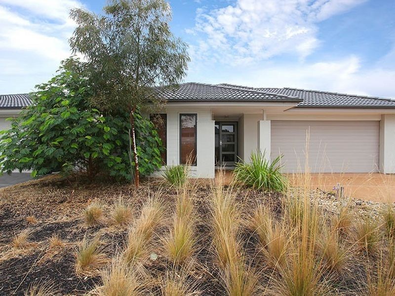 20/2 Barton Drive, Sandhurst VIC 3977