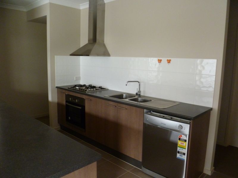 20/2 Barton Drive, Sandhurst VIC 3977