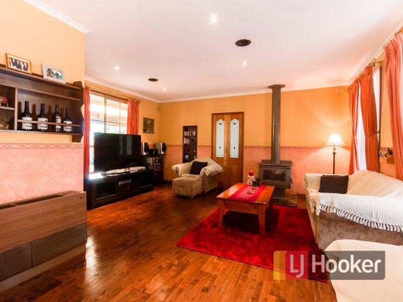 12 Lachlan Close, Cranbourne North VIC 3977