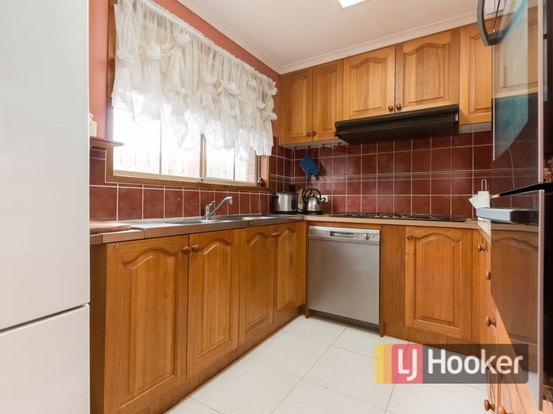 12 Lachlan Close, Cranbourne North VIC 3977
