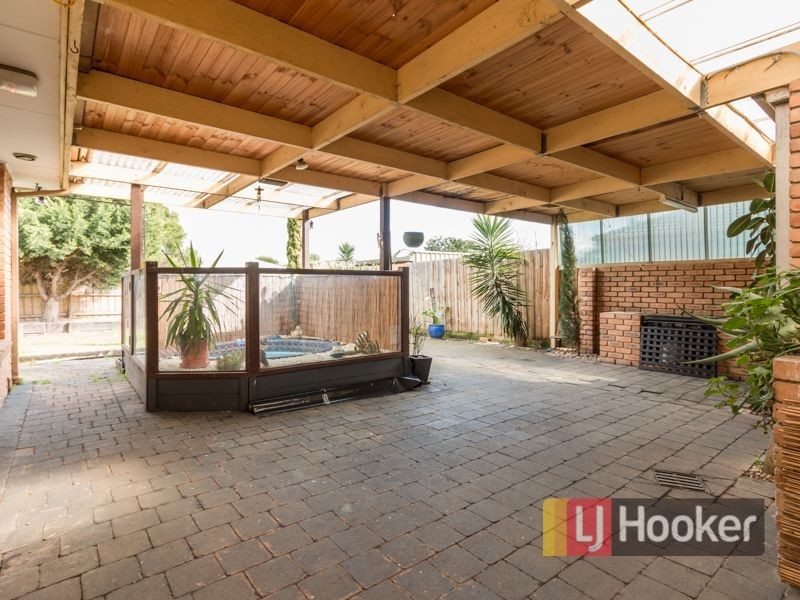 12 Lachlan Close, Cranbourne North VIC 3977