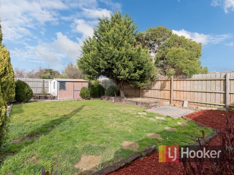 12 Lachlan Close, Cranbourne North VIC 3977