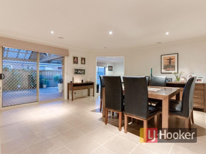 Peisley Crescent, Clyde North VIC 3978