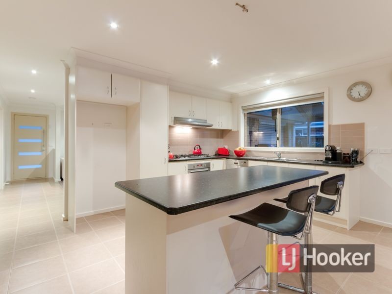Peisley Crescent, Clyde North VIC 3978