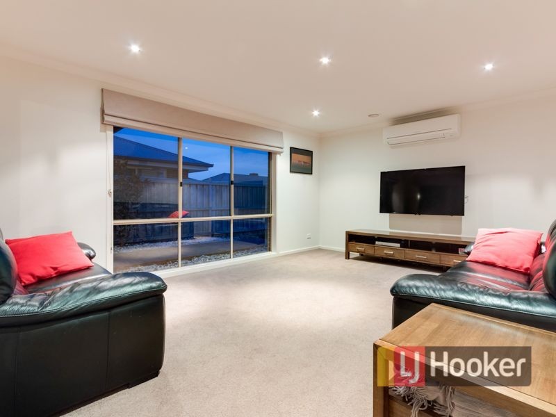 Peisley Crescent, Clyde North VIC 3978
