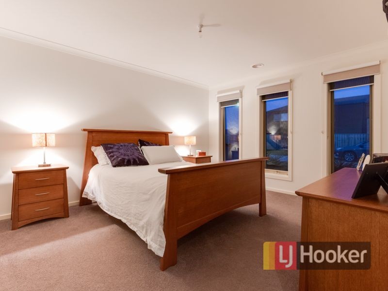 Peisley Crescent, Clyde North VIC 3978