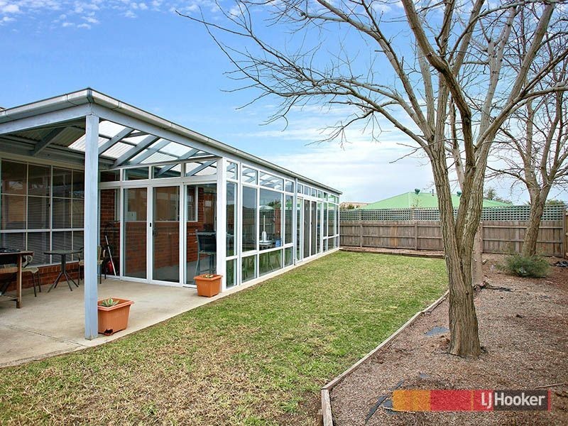 8 Vincent Court, Cranbourne VIC 3977
