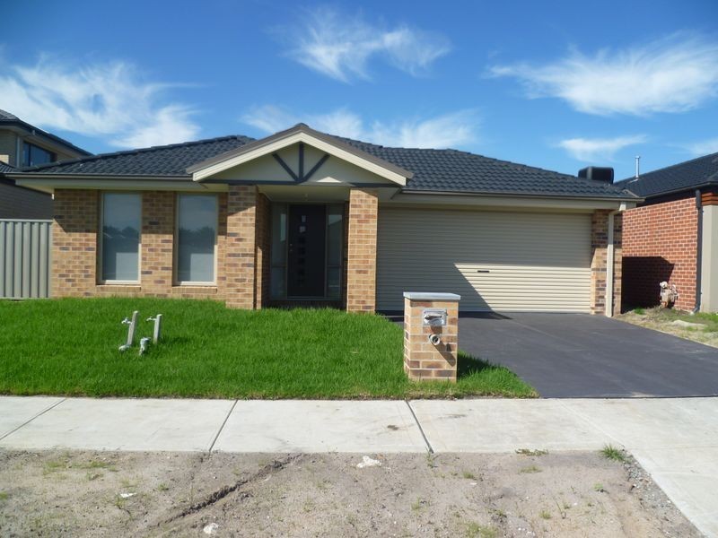 67 Bradford Drive, Cranbourne VIC 3977