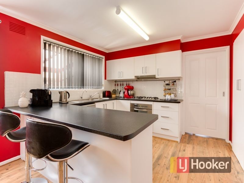 15 Dunbar Avenue, Cranbourne VIC 3977