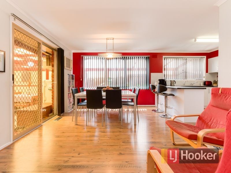 15 Dunbar Avenue, Cranbourne VIC 3977