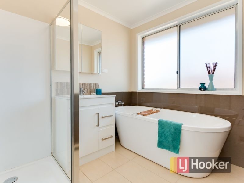 15 Dunbar Avenue, Cranbourne VIC 3977