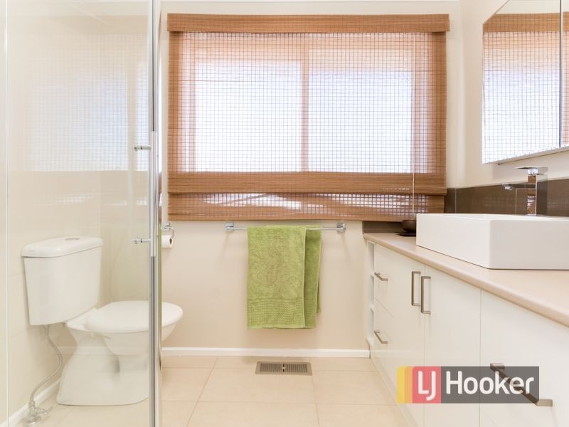 15 Dunbar Avenue, Cranbourne VIC 3977