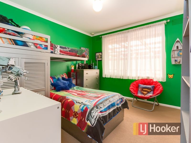 15 Dunbar Avenue, Cranbourne VIC 3977