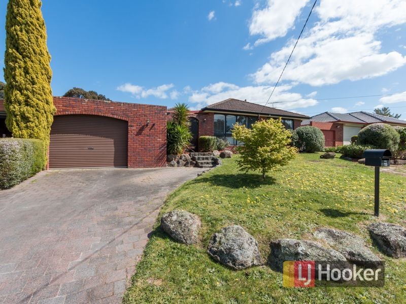 15 Dunbar Avenue, Cranbourne VIC 3977