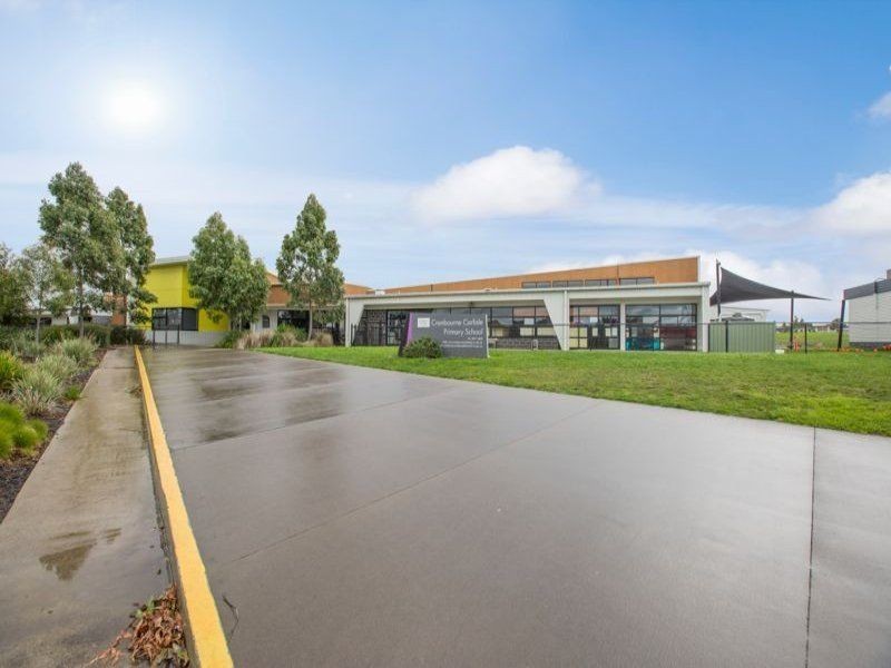 6 Tulip Grove, Cranbourne VIC 3977