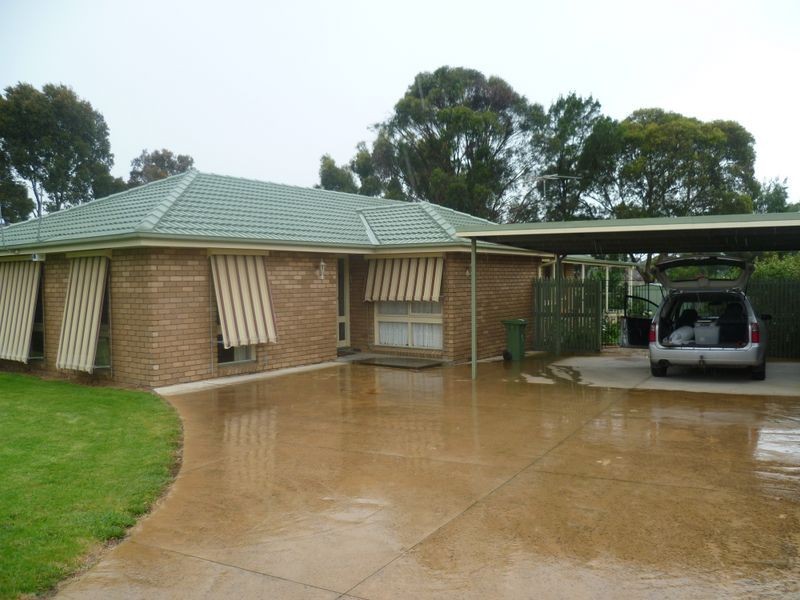 24 James Cook Drive, Cranbourne VIC 3977