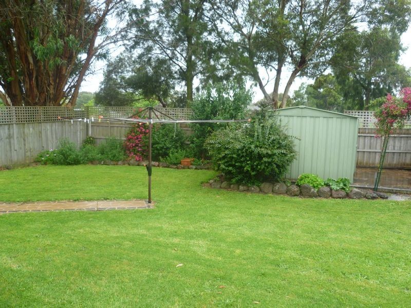 24 James Cook Drive, Cranbourne VIC 3977