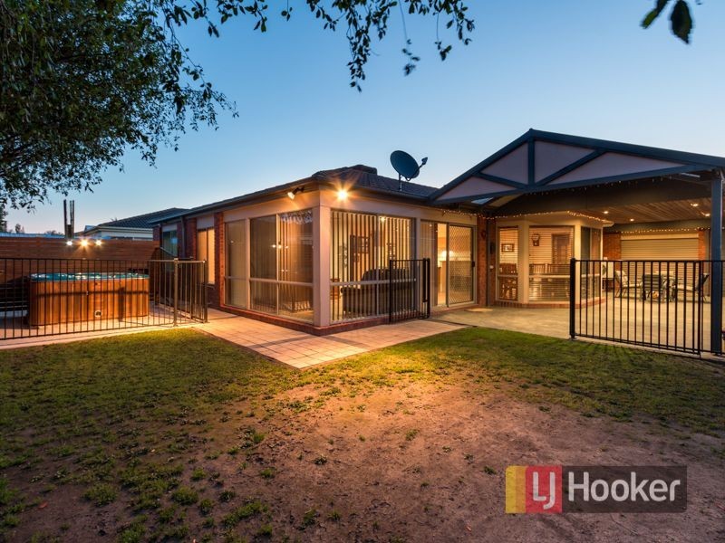 44 Mariner Close, Cranbourne North VIC 3977