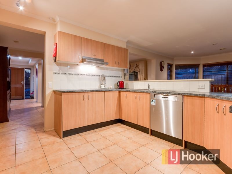 44 Mariner Close, Cranbourne North VIC 3977
