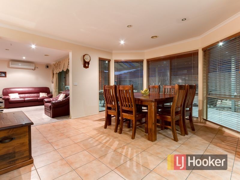 44 Mariner Close, Cranbourne North VIC 3977