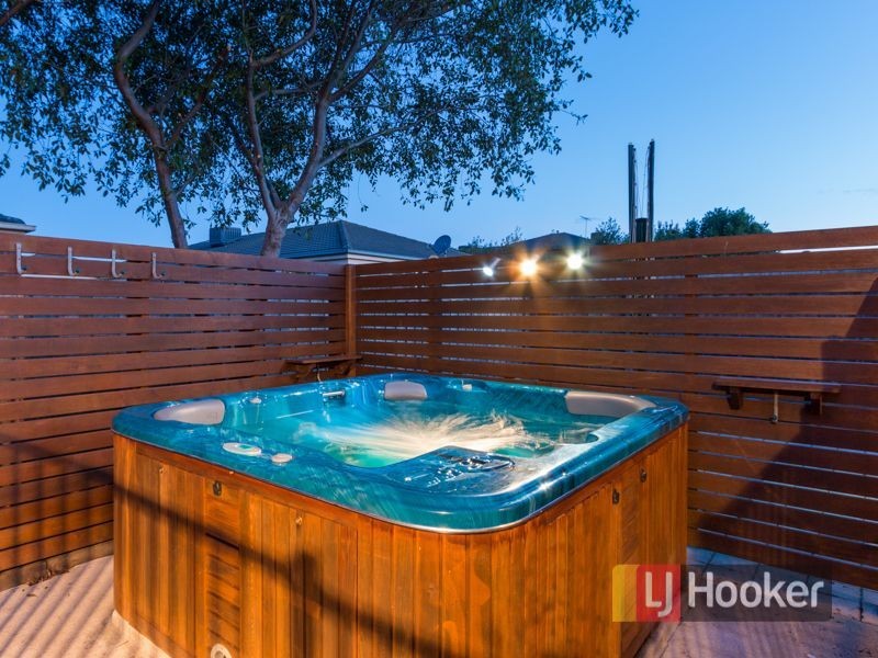 44 Mariner Close, Cranbourne North VIC 3977