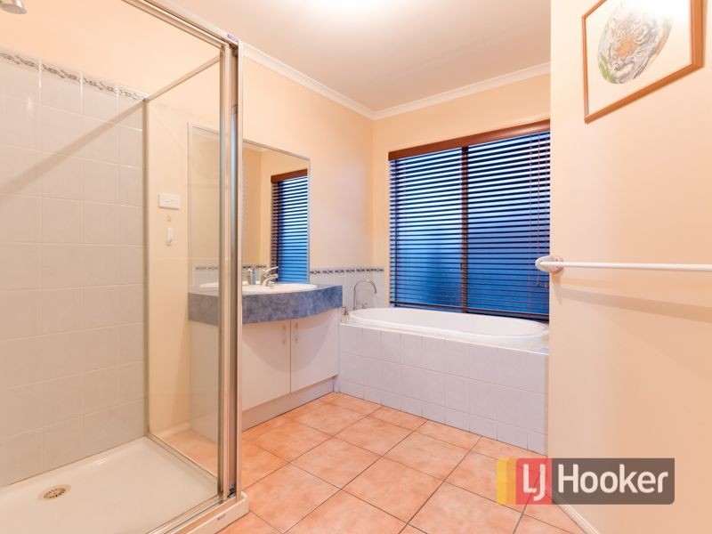44 Mariner Close, Cranbourne North VIC 3977