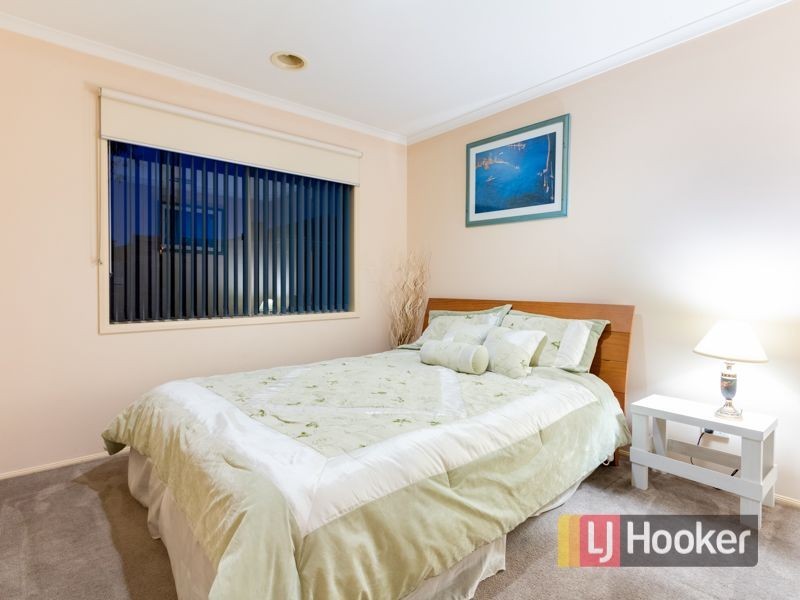 44 Mariner Close, Cranbourne North VIC 3977