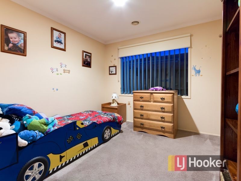44 Mariner Close, Cranbourne North VIC 3977