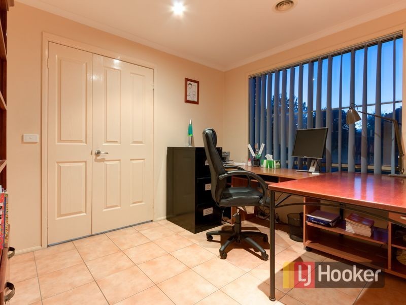 44 Mariner Close, Cranbourne North VIC 3977