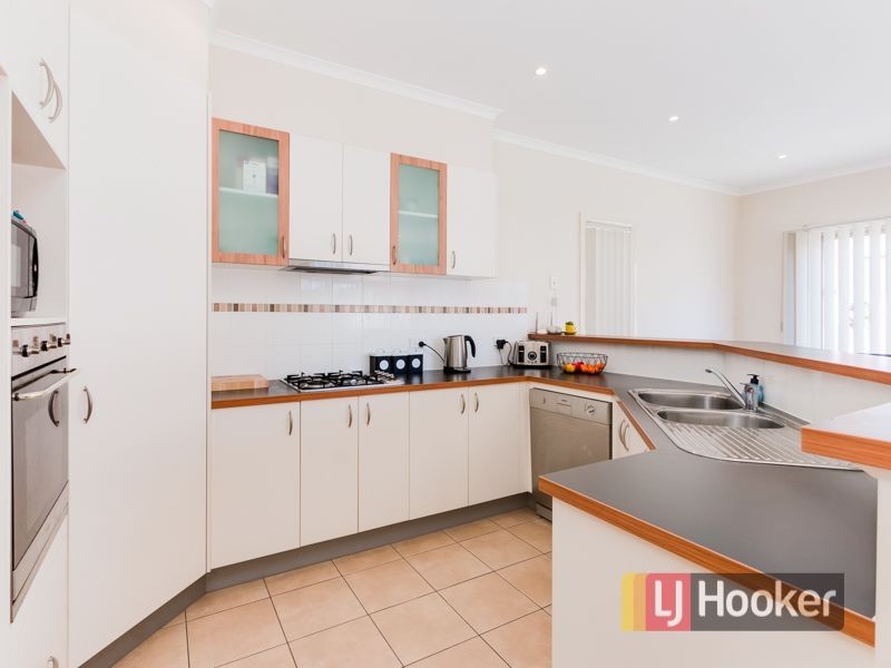 17 Amhurst Drive, Narre Warren South VIC 3805