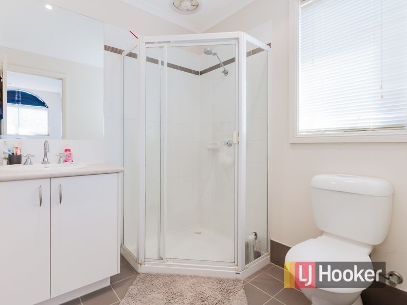 17 Amhurst Drive, Narre Warren South VIC 3805