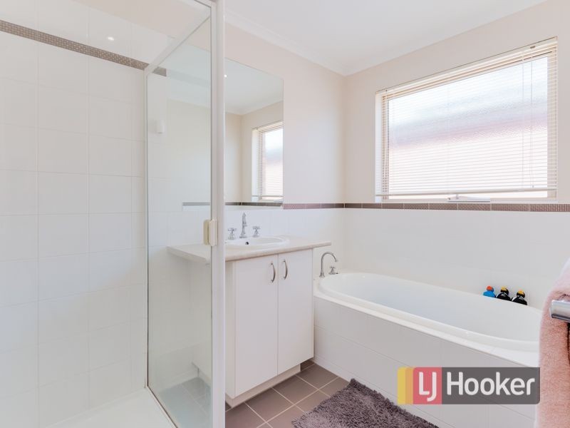 17 Amhurst Drive, Narre Warren South VIC 3805