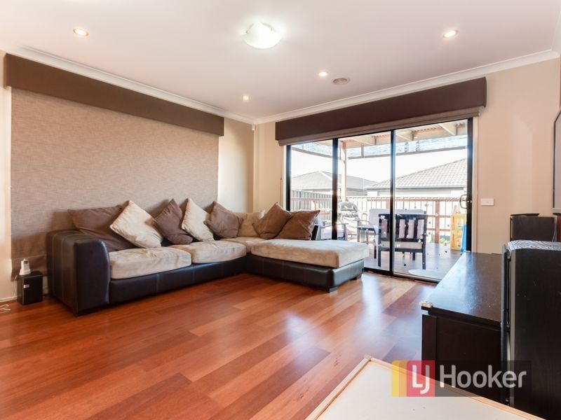 14 Sagan Drive, Cranbourne North VIC 3977