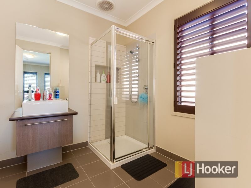 14 Sagan Drive, Cranbourne North VIC 3977