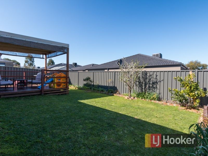 14 Sagan Drive, Cranbourne North VIC 3977
