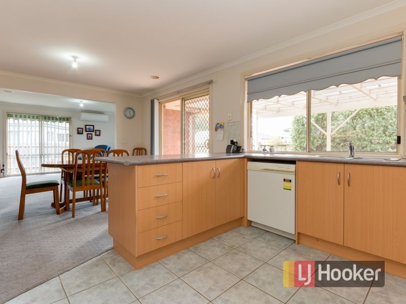 32 Fairhaven Boulevard, Cranbourne West VIC 3977