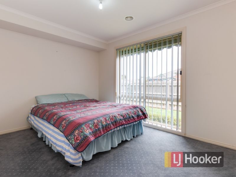 32 Fairhaven Boulevard, Cranbourne West VIC 3977