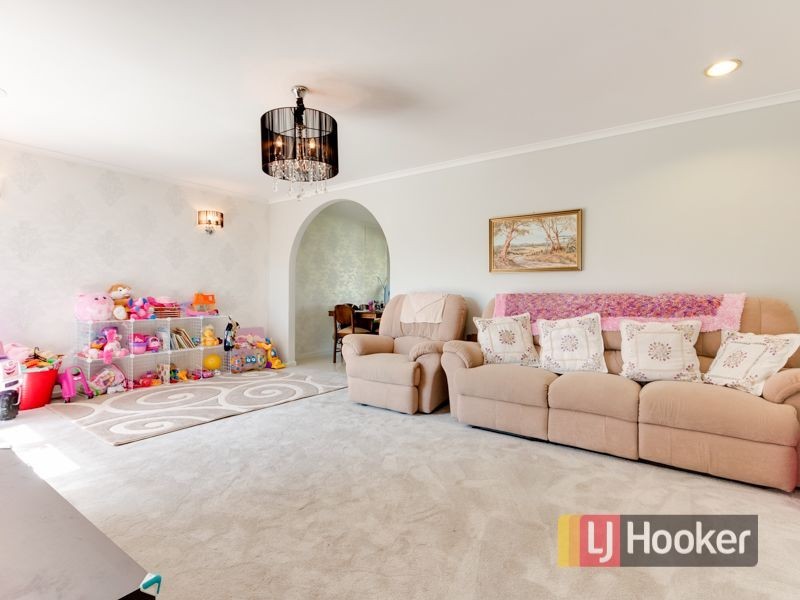 70 Clairmont Avenue, Cranbourne VIC 3977