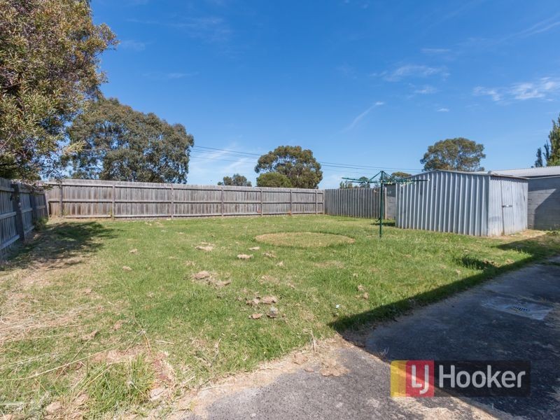 70 Clairmont Avenue, Cranbourne VIC 3977