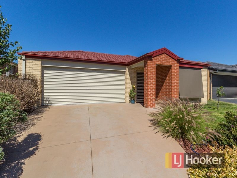 29 Ardent Cresent, Cranbourne East VIC 3977