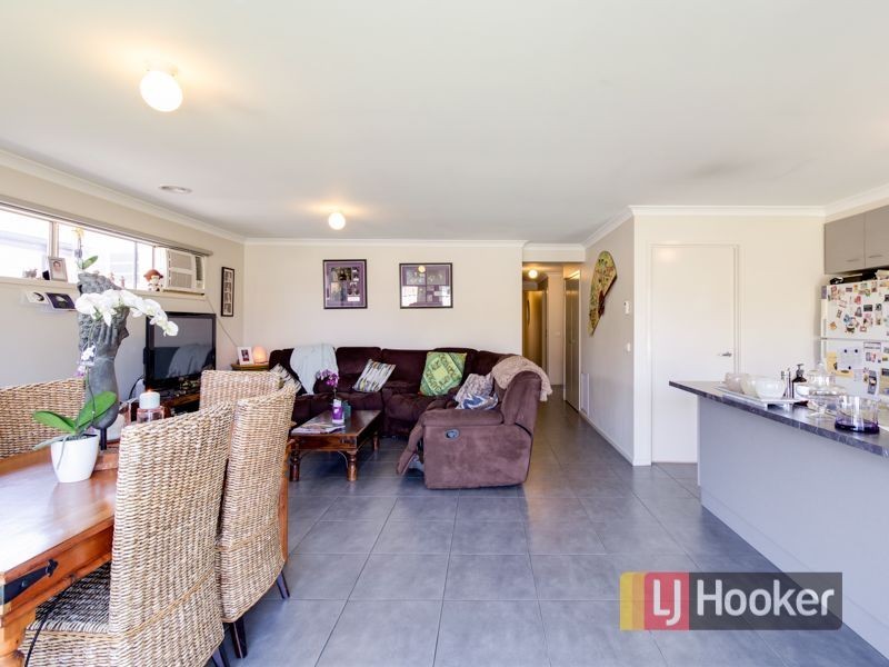 29 Ardent Cresent, Cranbourne East VIC 3977