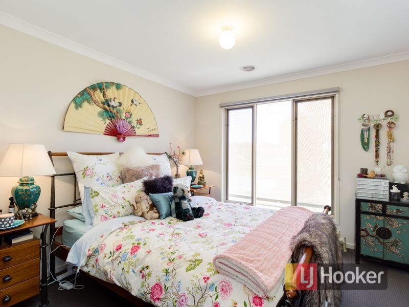 29 Ardent Cresent, Cranbourne East VIC 3977