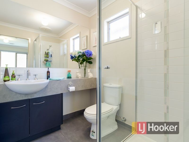 29 Ardent Cresent, Cranbourne East VIC 3977