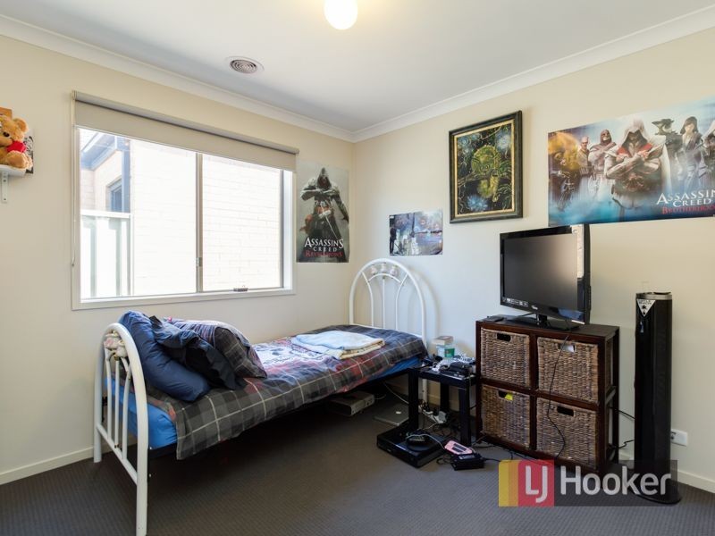 29 Ardent Cresent, Cranbourne East VIC 3977