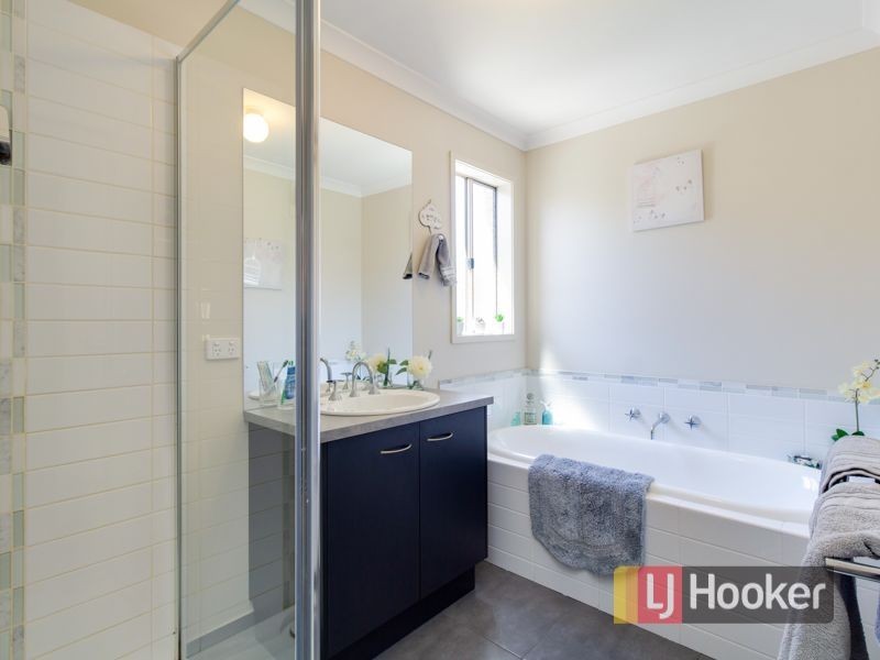 29 Ardent Cresent, Cranbourne East VIC 3977