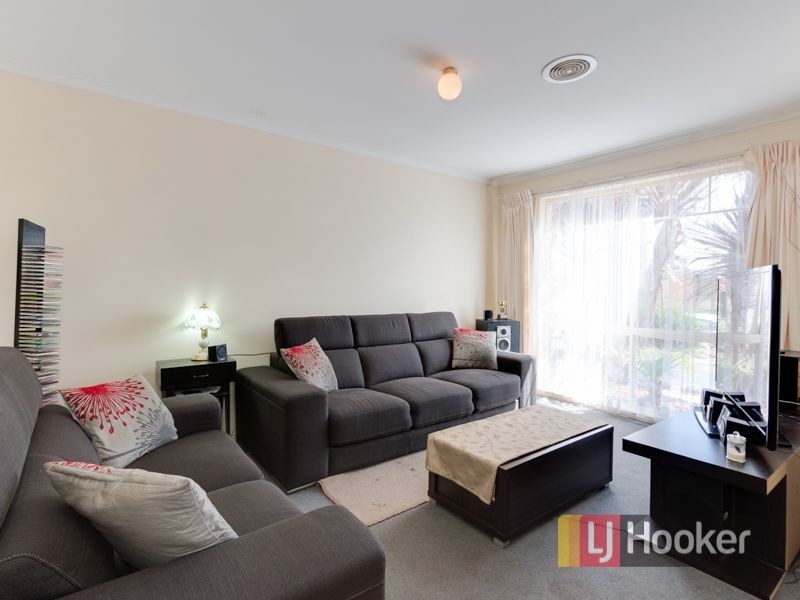 65 Willora Crescent, Cranbourne West VIC 3977