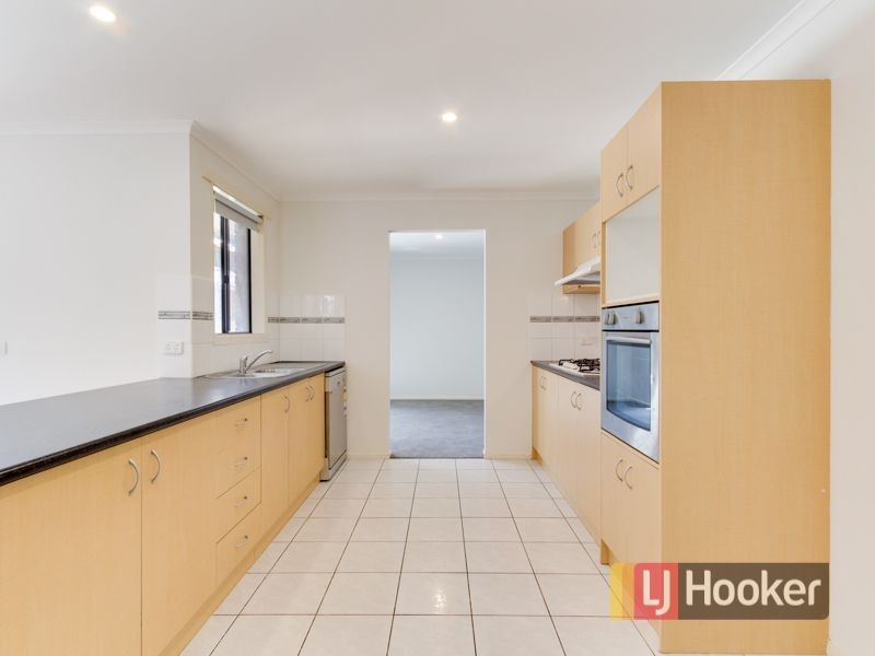 34 Postregna Way, Skye VIC 3977